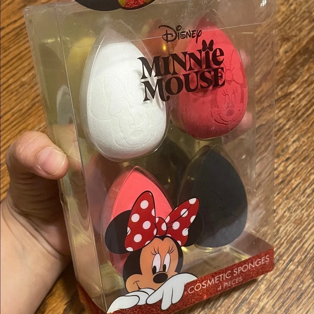 Disney Minnie Mouse Red and White Cosmetic Sponge Set